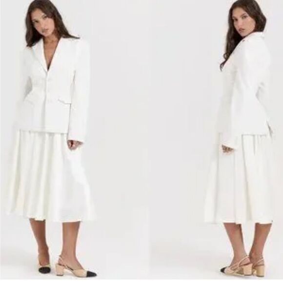 Flattering Hourglass Shape House of CB White Blazer Large - Picture 4 of 9